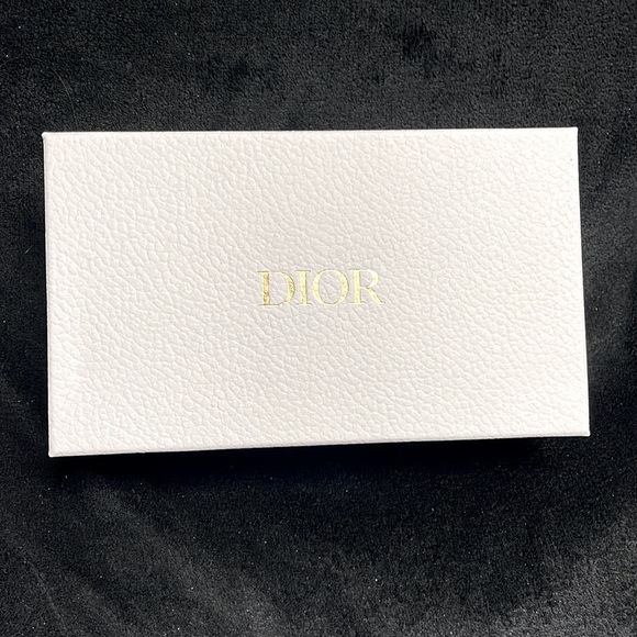 EMPTY LARGE WHITE CHRISTIAN DIOR GIFT BOX - Picture 6 of 6